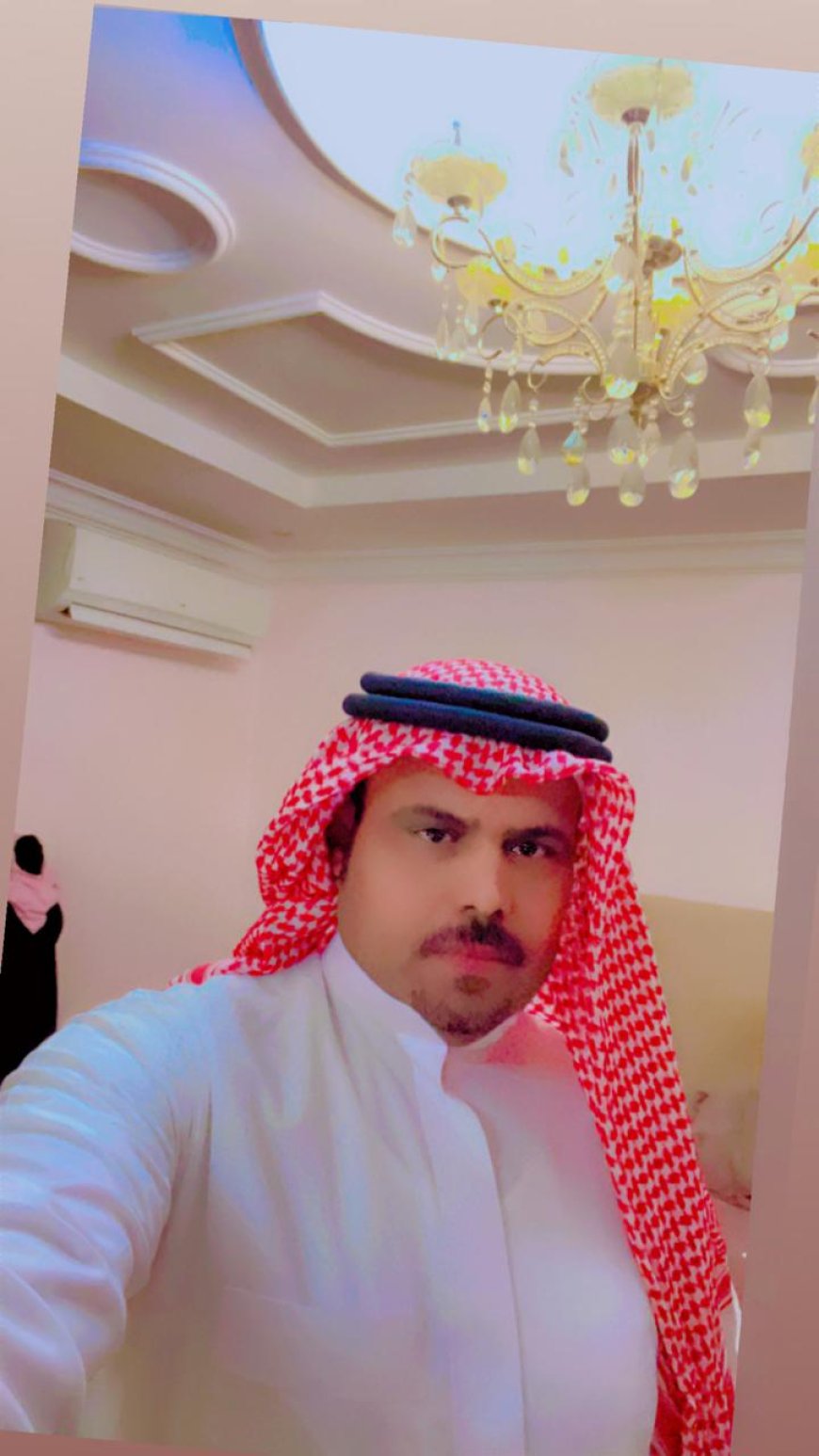 الشيخ محمد القوصرة باقادر يرسم الإبتسامة على وجوه الشباب والرياضيين