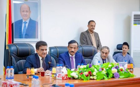 وزير النفط ومحافظ شبوة يترأسان اجتماعاً للمكتب التنفيذي لبحث مستقبل التنمية في المحافظة