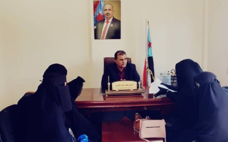 نائب رئيس تنفيذية انتقالي أبين يلتقي متعاقدات صندوق النظافة ويستمع لمطالبهن