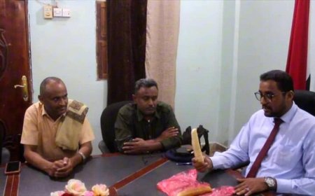 القديمي يلتقي ملاك الأفران والمخابز في الخوخة لمناقشة توحيد الأسعار وضمان الجودة