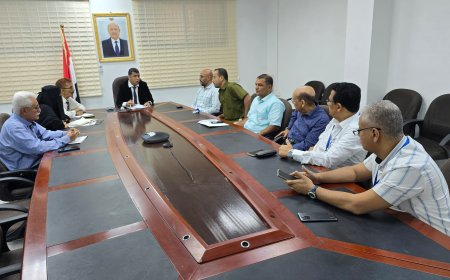 وكيل وزارة الصناعة يناقش مع مستوردي مادة القمح تحديات وتأثيرها على الحياة المعيشة للمواطن