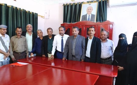 محافظ ابين يلتقي وفد من وزارة التربية والتعليم 