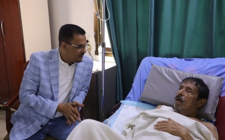 الأمين العام للمجلس المحلي بحضرموت يطمئن على صحة الأستاذ صالح باعامر والدكتور مبارك بامحمود