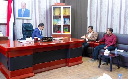 المحافظ بن الوزير يناقش متطلبات تنفيذ مشروع مياه الخبية – بئر علي بتكلفة 500 ألف دولار. 