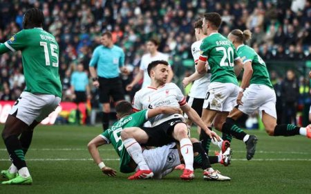 ليفربول يودع أول البطولات.. قرار إبعاد صلاح ينقلب على سلوت