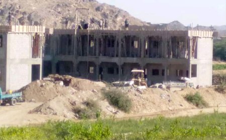 بنسبة إنجاز كبيرة.. تواصل الاعمال في مشروع إنشاء مدرسة النقوب بتمويل الأشقاء في الإمارات