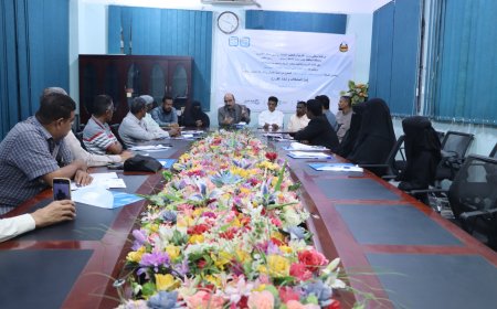 المدير باعباد يدشن دورة (حل المشكلات واتخاذ القرار ضمن برنامج بناء القدرات بتربية ساحل حضرموت)