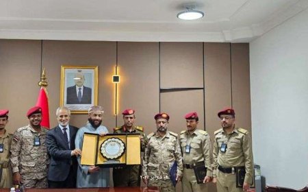 وزير الاوقاف يكرم المشاركين في المسابقة القرانية لحفظة كتاب الله من العسكريين بـ #السعودية