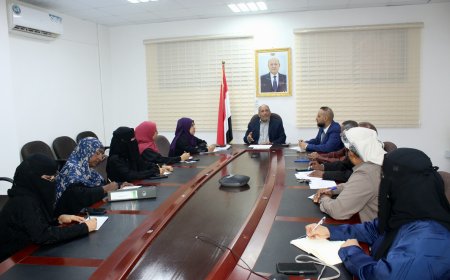 نائب وزير الصناعة والتجارة يناقش مع تجار العسل والبن وضع المؤشرات الجغرافية للمنتجات اليمنية