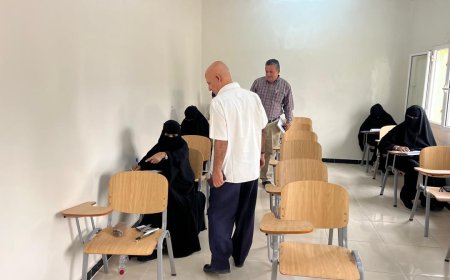 لعكل والشعيبي يتفقدان سير إمتحانات الفصل الأول لطلاب الماجستير في كلية صبر للعلوم والتربية جامعة لحج