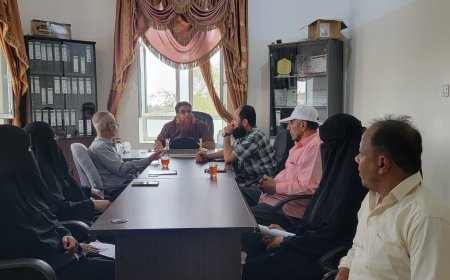 مدير عام صحة أبين يؤكد على تعزيز حملة التحصين ضد الدفتيريا في خنفر
