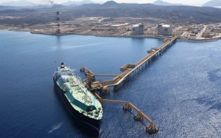 خبراء: إنقاذ الاقتصاد يبدأ بدعم الشركات النفطية وتعزيز الإنتاج والتصدير