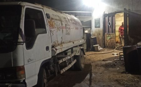 مالك شركة عدن للصرافة يتبرع بالوقود لمستشفيَي الصداقة وعبود بعدن