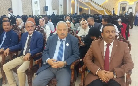 مدير عام الصحة يشارك في إنطلاقة فعالية المؤتمر والمعرض الدولي التاسع لطب الأسنان في عدن