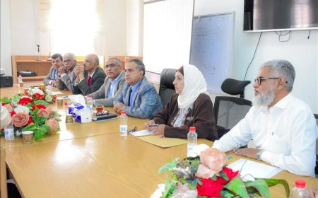 رئيس جامعة عدن يناقش مع المجلس التنسيقي للكليات الطبية سير العملية التعليمية