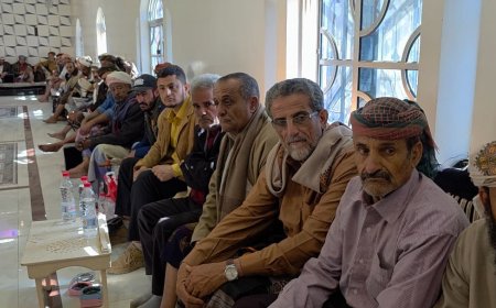 بحضور قائد محور يافع.. لقاء قبلي موسع في يافع بني قاصد لتعزيز الوحدة الأمنية والصفوف لمواجهة التحديات الإرهابية