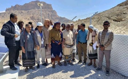 شبوة.. الوكيل باعوضه يدشن وتشغيل منظومة طاقة شمسية لمشروع مياه حضن باديان بمديرية ميفعة