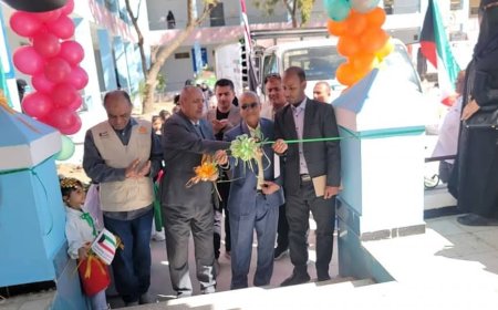 وكيل أول محافظة تعز يدشن مشروع توزيع السله الغذائية للنازحين