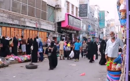 مع قدوم رمضان.. معاناة المواطنين تتفاقم بسبب انهيار العملة وتردي الخدمات