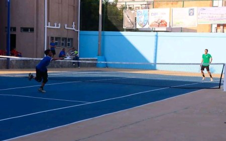 اشتداد وتيرة المنافسة في بطولة الفقيد جواد جرجرة للتنس الأرضي