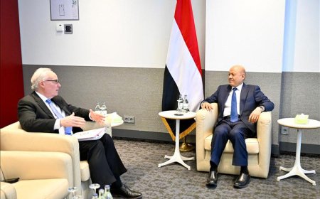 رئيس مجلس القيادة يستقبل مساعد وزير الخارجية الاميركي