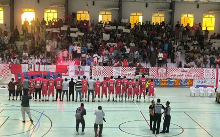 المحافظ بن ماضي يهنئ نادي شعب حضرموت بإحراز بطولة الدوري العام لأندية الدرجة الأولى لكرة السلة