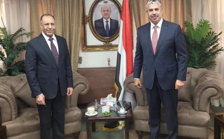 وزير الصناعة يناقش مع السفير بحاح تأسيس مجلس رجال الأعمال اليمني - المصري