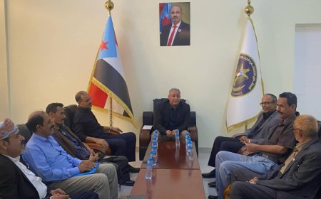 الربيزي يناقش سُبل العمل والتنسيق المشترك بين فريق الحوار ولجنة شؤون الثأر والنزاعات القبلية