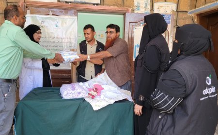 أدبت إن: مدير عام صحة أبين يدشن مشروع حقائب المواليد بمركز الأمومة والطفولة