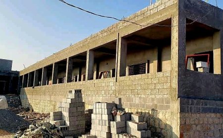بدء أعمال مرحلة التشطيبات في مشروع مدرسة عين بامعبد بمديرية رضوم