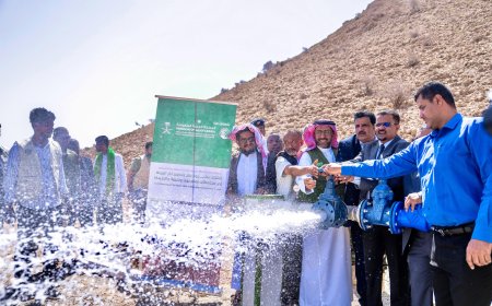 الأمين العام لمحلي حضرموت يدشن مشروع حفر وتطوير آبار المياه بالمحافظة 