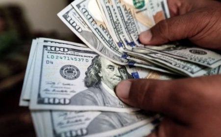 مركزي مأرب يحمل جمعية الصرافين مسؤولية أنهيار الصرف عقب استمرارها بإغلاق محلات الصرافة
