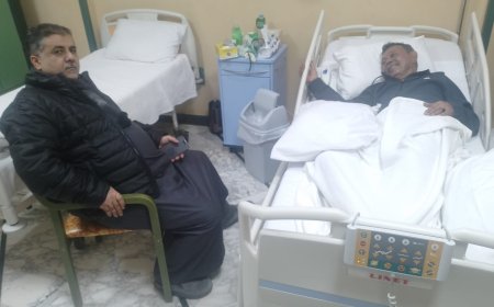 الشيخ / العيسي يطمئن على صحة مدير الدائرة المالية بوزارة الدفاع