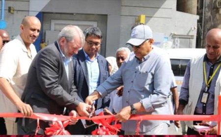 معاون و باخبيرة يفتتحان مشروع إعادة تأهيل خط توزيع مياه مديرية التواهي