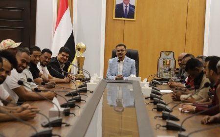 المحافظ بن ماضي يهنئ فريق سلة شعب حضرموت ببطولة الجمهورية ويوجه الأمين العام بتكريم البعثة