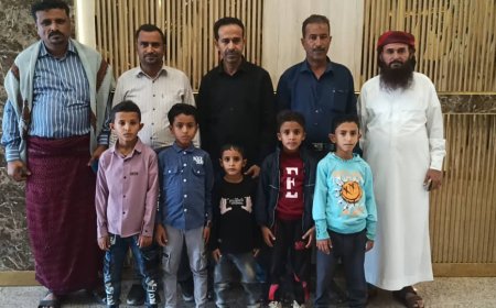 مدير عام سرار يودع بالعاصمة عدن طلاب مدرسة "ذمثبة" المشاركين في بطولة الحساب الذهني بالمملكة