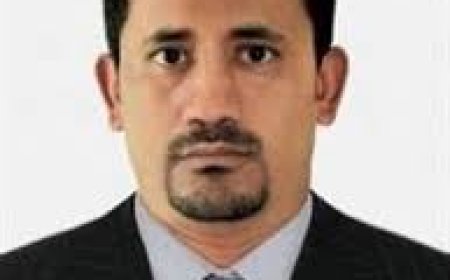 بطت هذه الكحيلة عينها تدمع