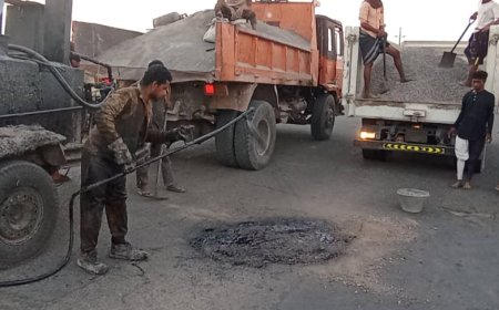 بدء أعمال مشروع إصلاح وردم طريق زنجبار جعار بدعم السلطة المحلية مديرية خنفر