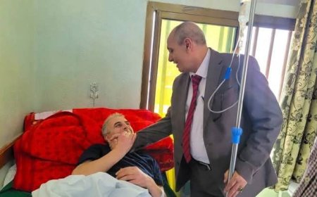 وكيل أول محافظة تعز يطمئن على صحة الدكتور السوري محمد احمد عباس