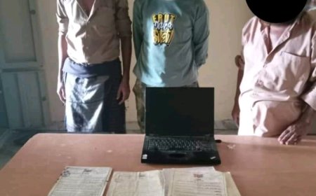 الاجهزة الامنية في محافظة ابين تلقي القبض  على ثلاثة يمتهنون عملية التزوير