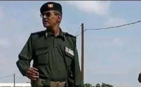 العميد المشوشي يعزي في وفاة العميد أحمد عبد الكلدي مدير إدارة التموين بشرطة محافظة لحج