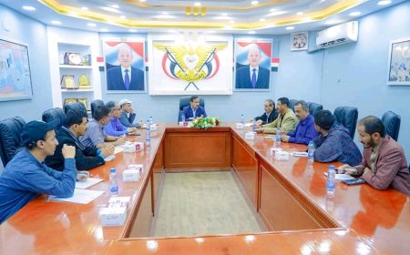 المحافظ بن الوزير يترأس اجتماع لجنة شؤون الغاز، ويؤكد على ضمان الاستقرار التمويني للغاز المنزلي