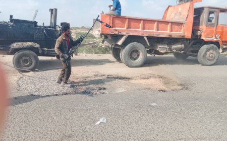 لليوم الثالث على التوالي استمرار أعمال مشروع إصلاح وردم طريق زنجبار جعار بدعم السلطة المحلية بمديرية خنفر
