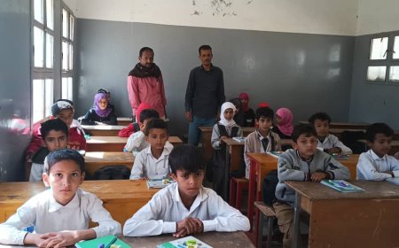 تدشين توزيع المواد القرطاسية والكتب في مجال القراءة الإثرائية للصفوف المبكرة بمدرسة ذمثبة بسرار