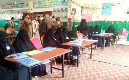 في انحراف عن قيم وتقاليد المجتمع #الحوثي يخضع نساء وفتيات في #صنعاء للتعبئة الطائفية والعسكرية