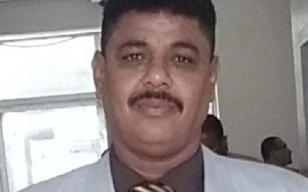 رئيس قسم الجغرافيا بكلية الآداب جامعة عدن يهنئ العسكري بمناسبة حصوله على درجة الأستاذية