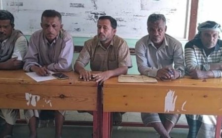 مدير تربية المحفد يعقد اجتماعاً لمدراء المدارس والموجهين التربويين بالمديرية