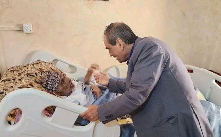 الأمين العام هشلة يطمئن على صحة المستشار سالم منصر بامرحول في منزله بمدينة عتق