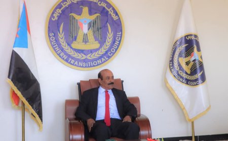 الشيخ لحمر بن لسود يرحب بعودة الرئيس الزُبيدي إلى عدن