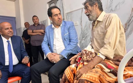وزير الشباب والرياضة نائف البكري يصل عدن ويطمئن لصحة الوحصي برفقة الخليفي ويوجه بطباعة الكتاب